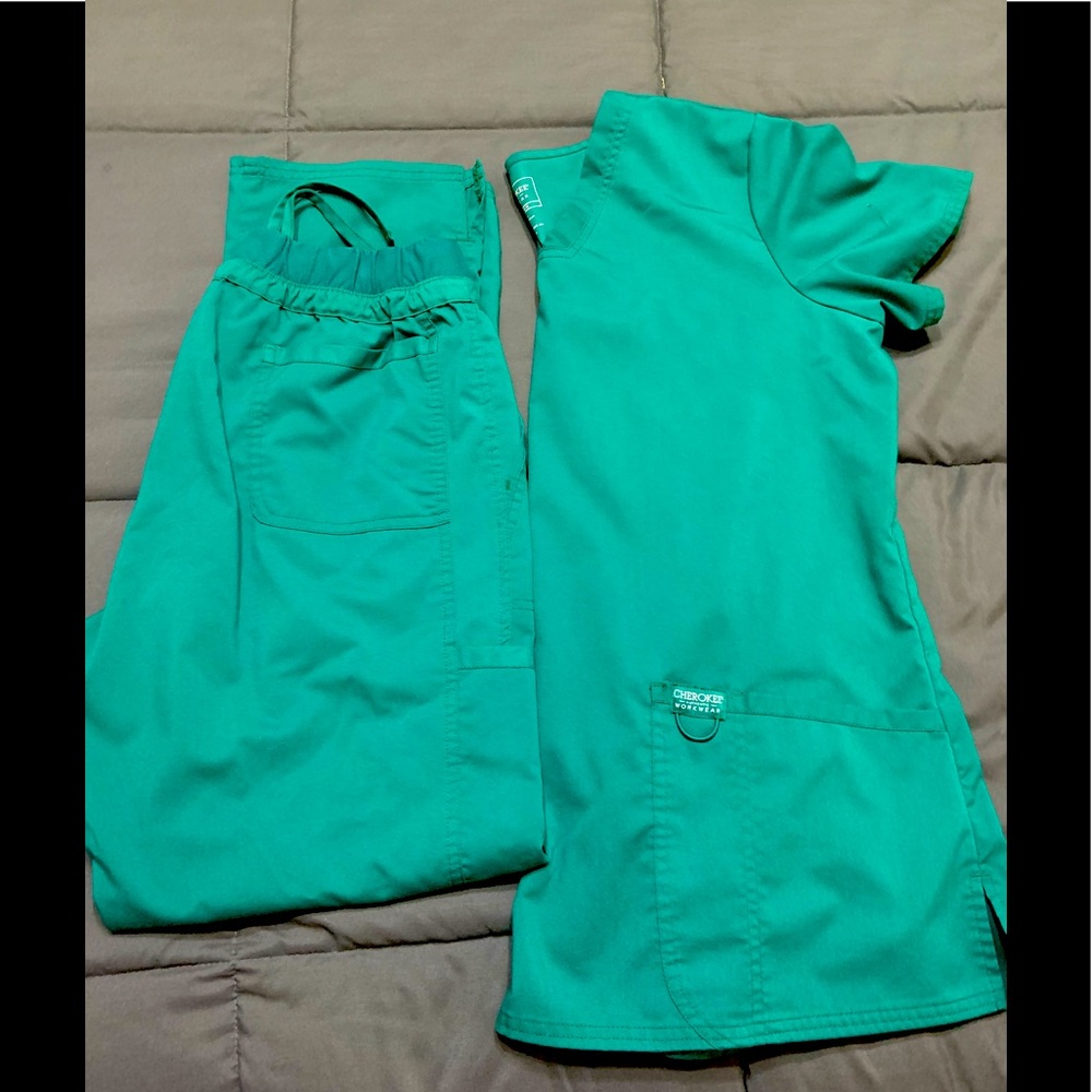 Cherokee Scrubs Set - M